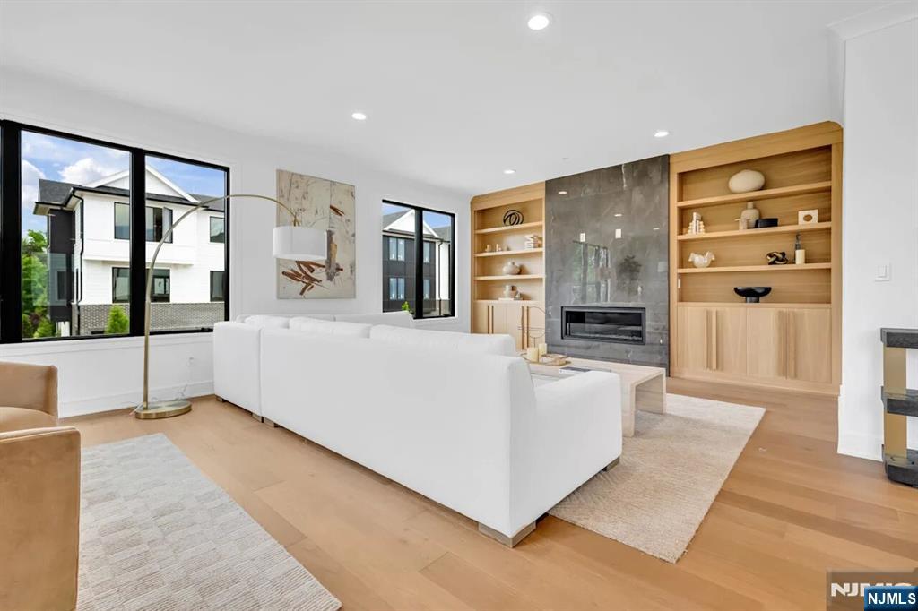 2 Skye Drive, Paramus, NJ, 07652