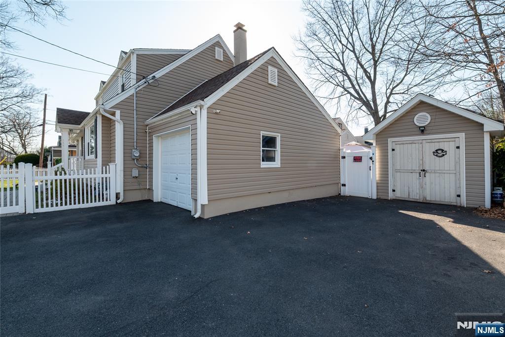 170 Tenafly Road - Photo 3