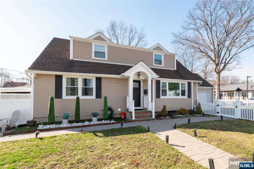 170 Tenafly Road - Photo 4