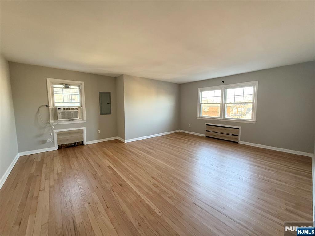 175 Van Winkle Street 2nd fl - Photo 4