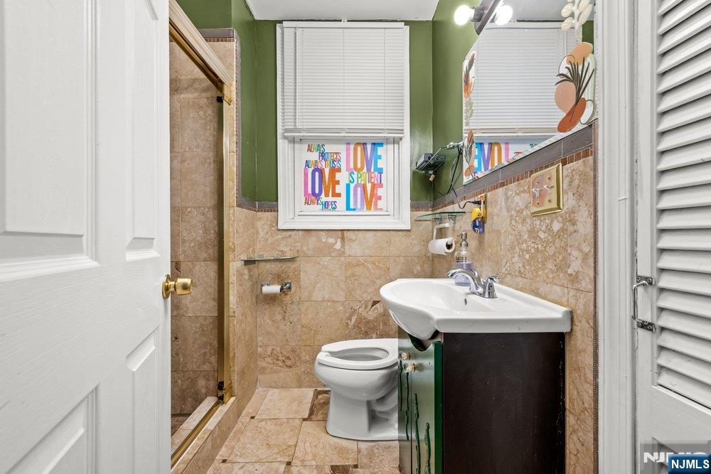 102 Treacy Avenue, Newark, NJ, 07108