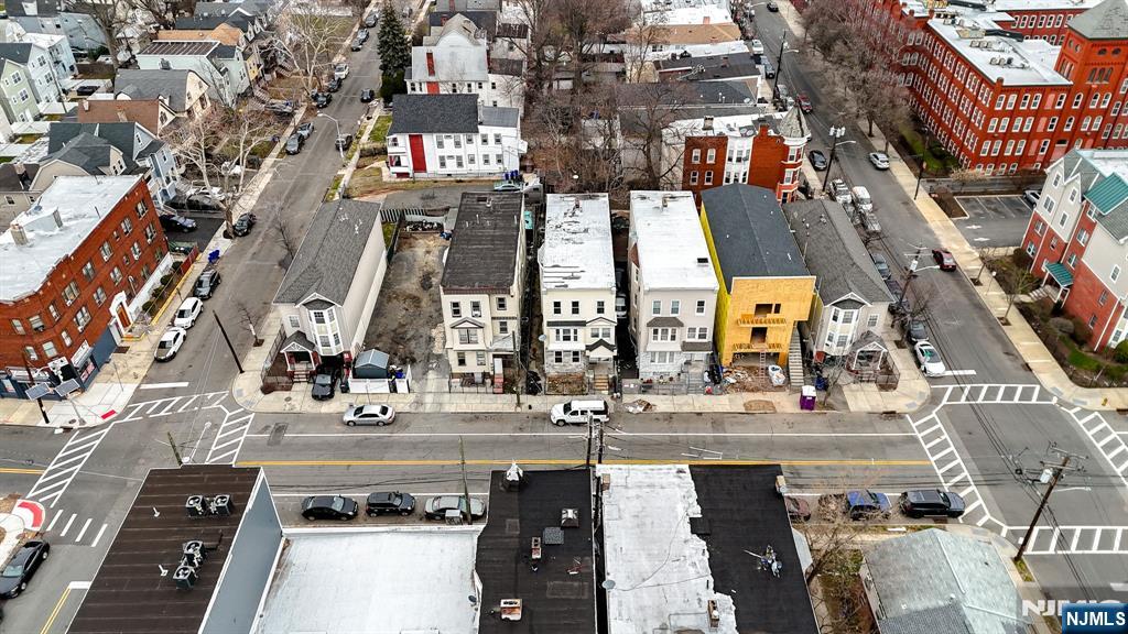 375 6th Avenue - Photo 3