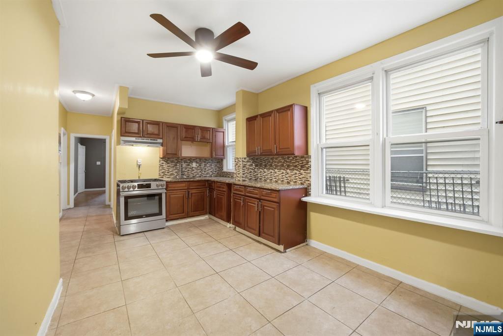 375 6th Avenue - Photo 4