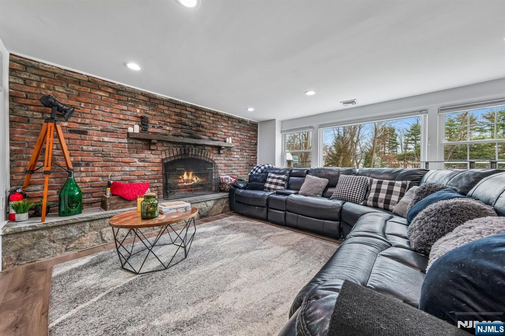 13 Munsey Road, Emerson, NJ, 07630