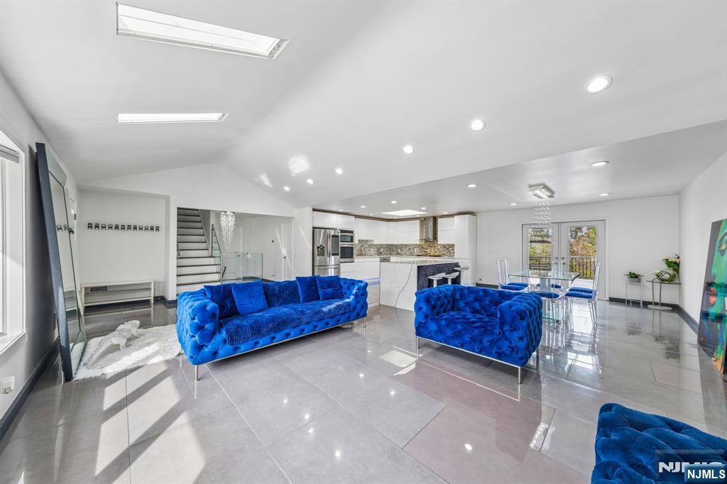 13 Munsey Road, Emerson, NJ, 07630