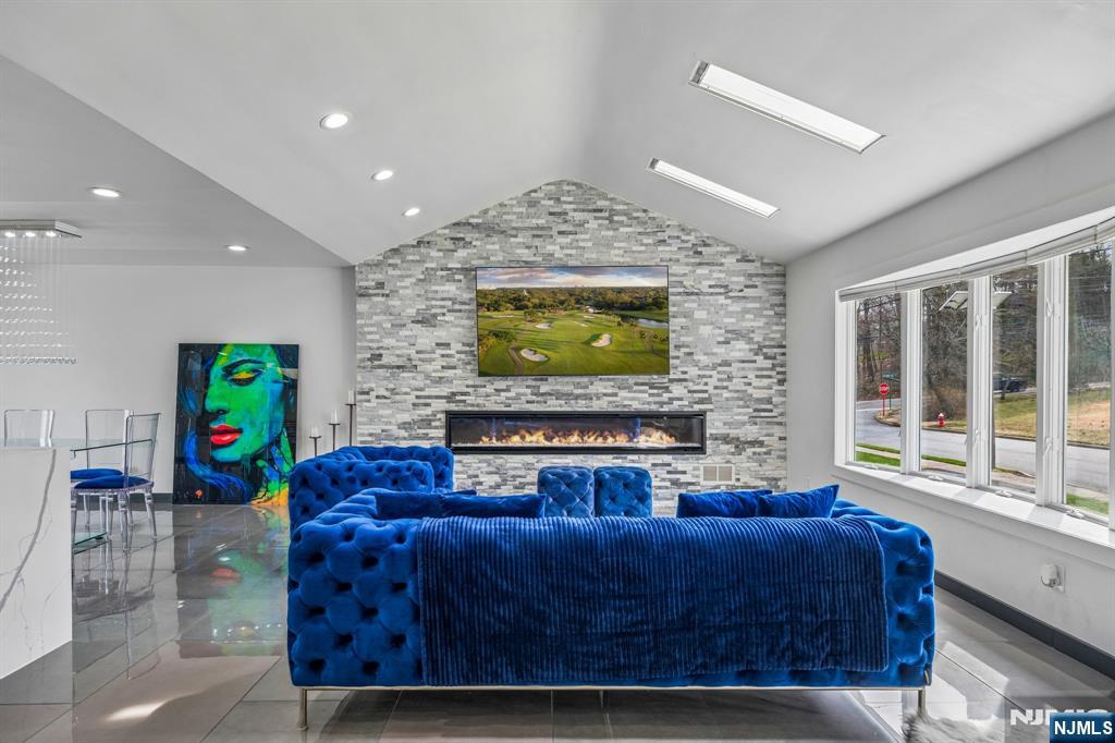 13 Munsey Road, Emerson, NJ, 07630