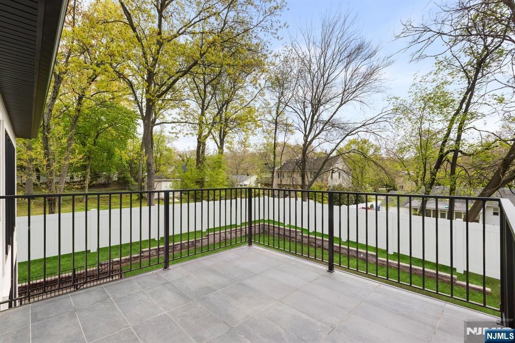 320 Spencer Place, Paramus, NJ 07652 Listing Photo  16
