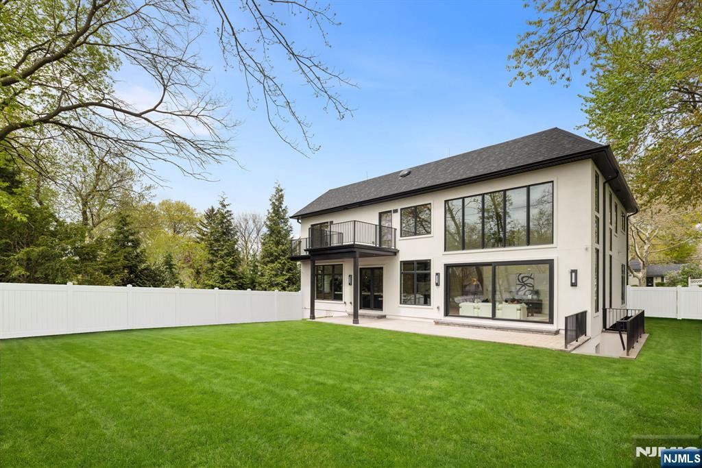 320 Spencer Place, Paramus, NJ 07652 Listing Photo  30