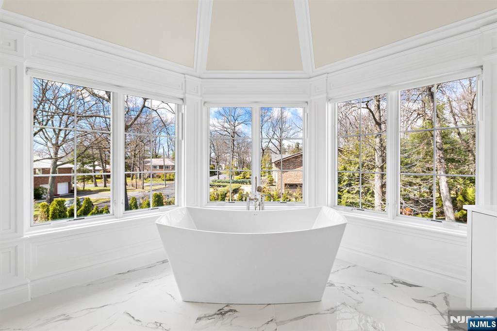 111 Demarest Avenue, Englewood Cliffs, NJ 07632 Listing Photo  12