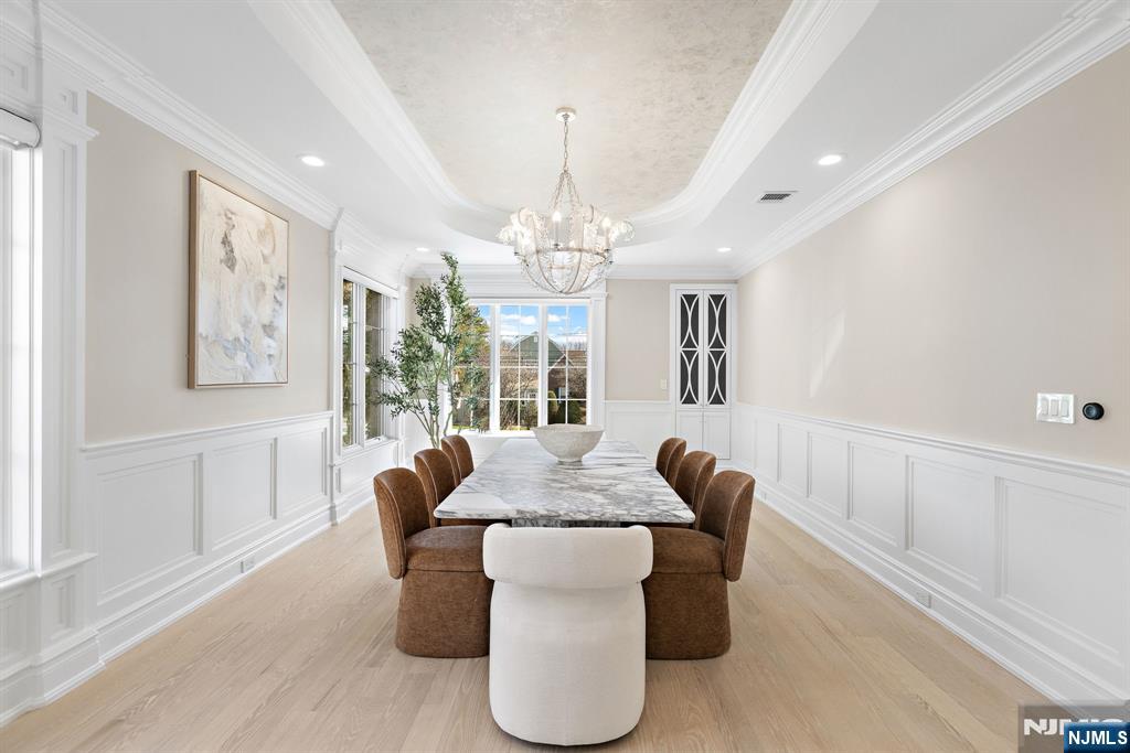 Spacious Dining Area
