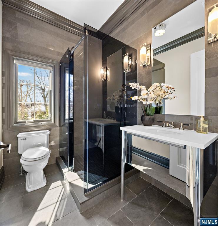 111 Demarest Avenue, Englewood Cliffs, NJ 07632 Listing Photo  8