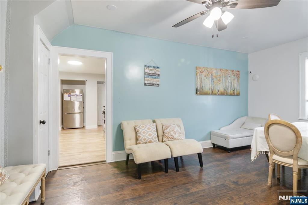 264 Union Street - Photo 5