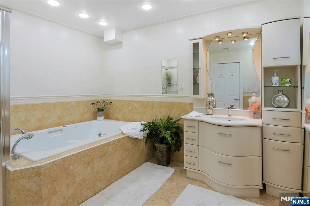 42-08 Cosgrove Court, Fair Lawn, NJ, 07410