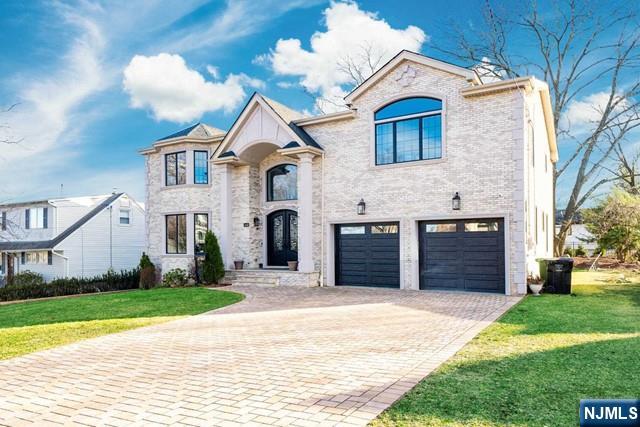 160 Lawrence Drive - Photo 2