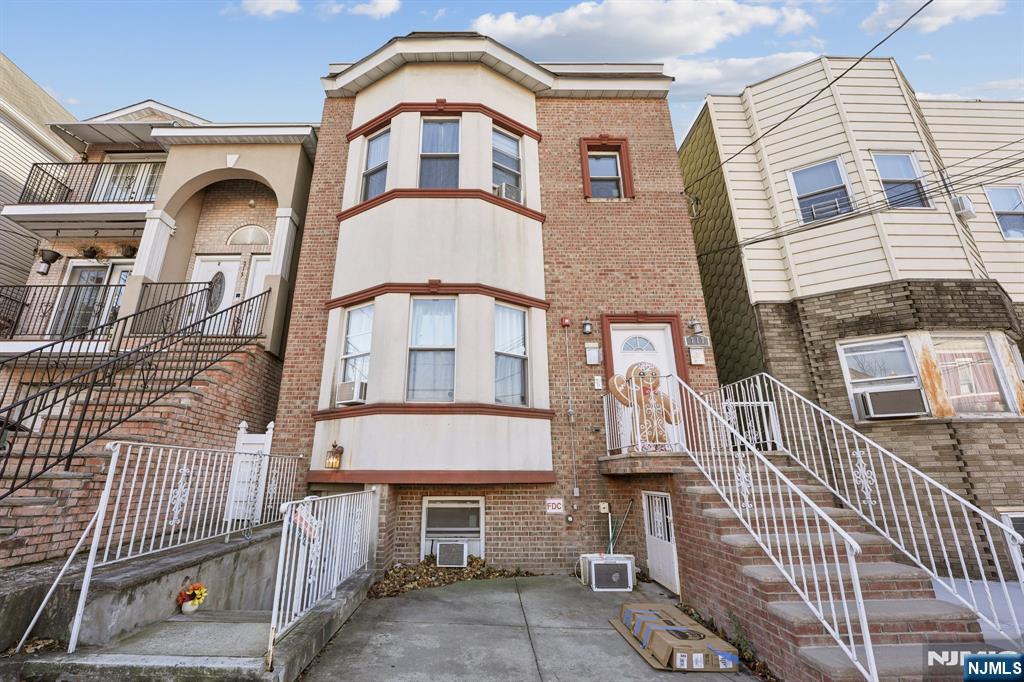 128 Lincoln Ave, Newark City, NJ, 07104-3019