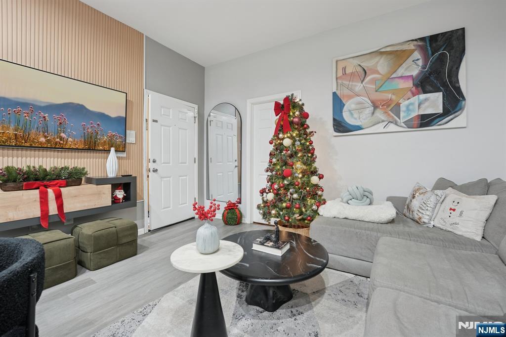 717 16th Street - Photo 4