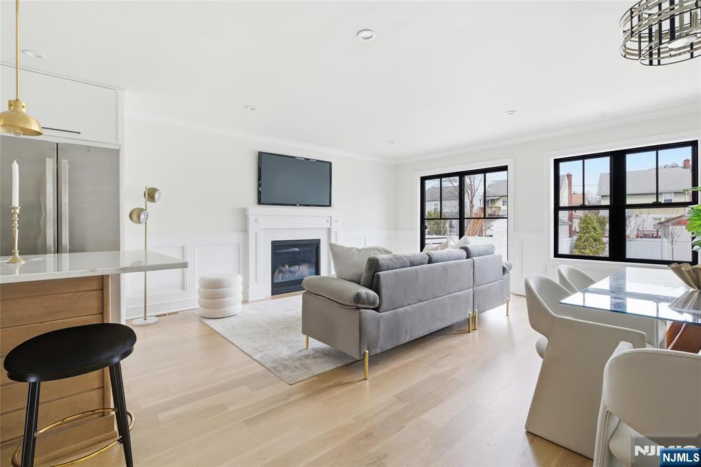 27 Willow Street