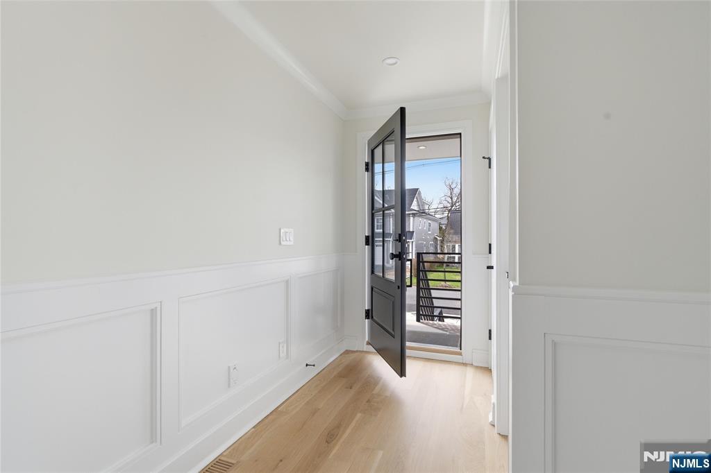 27 Willow Street