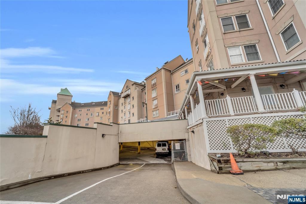 101 Shearwater Court #25