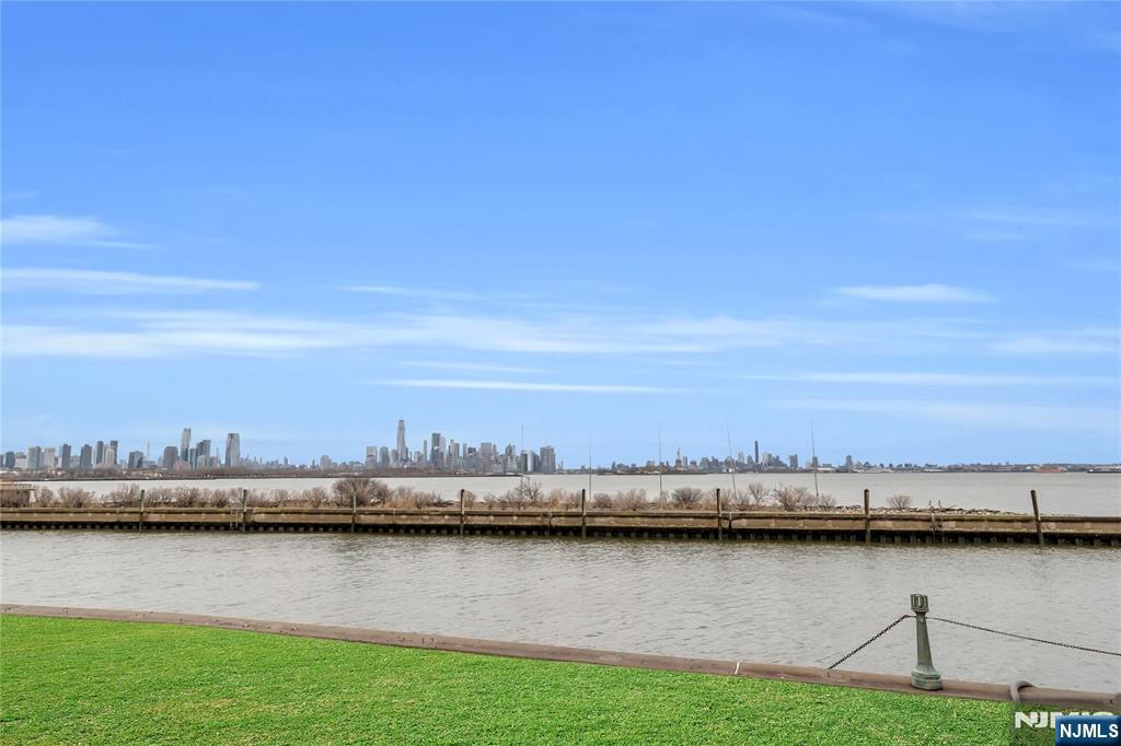 101 Shearwater Court #25