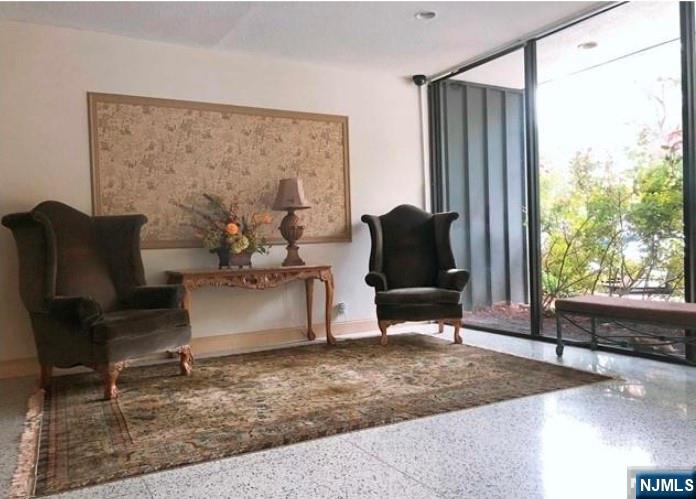 2352 Linwood Avenue 4H - Photo 2
