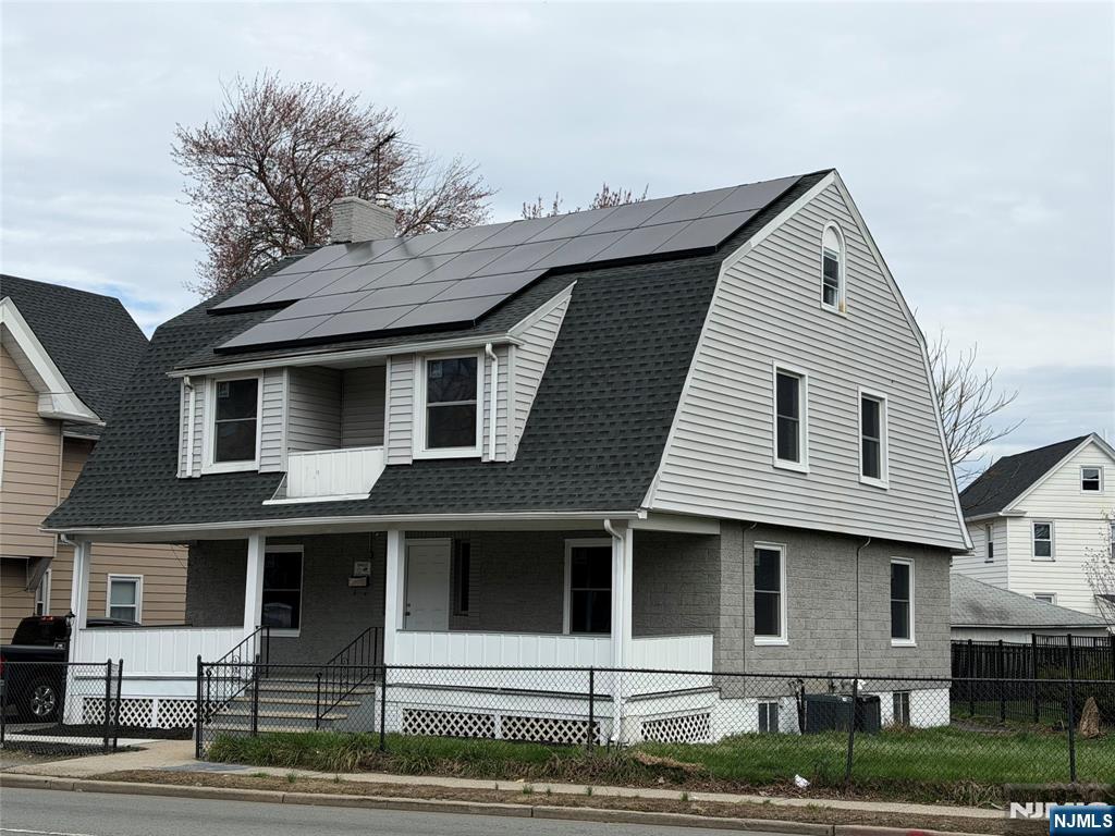 126 Essex Street - Photo 2