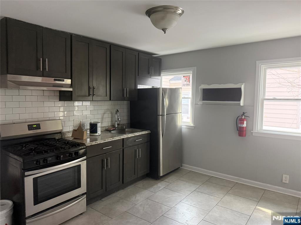 126 Essex Street - Photo 3