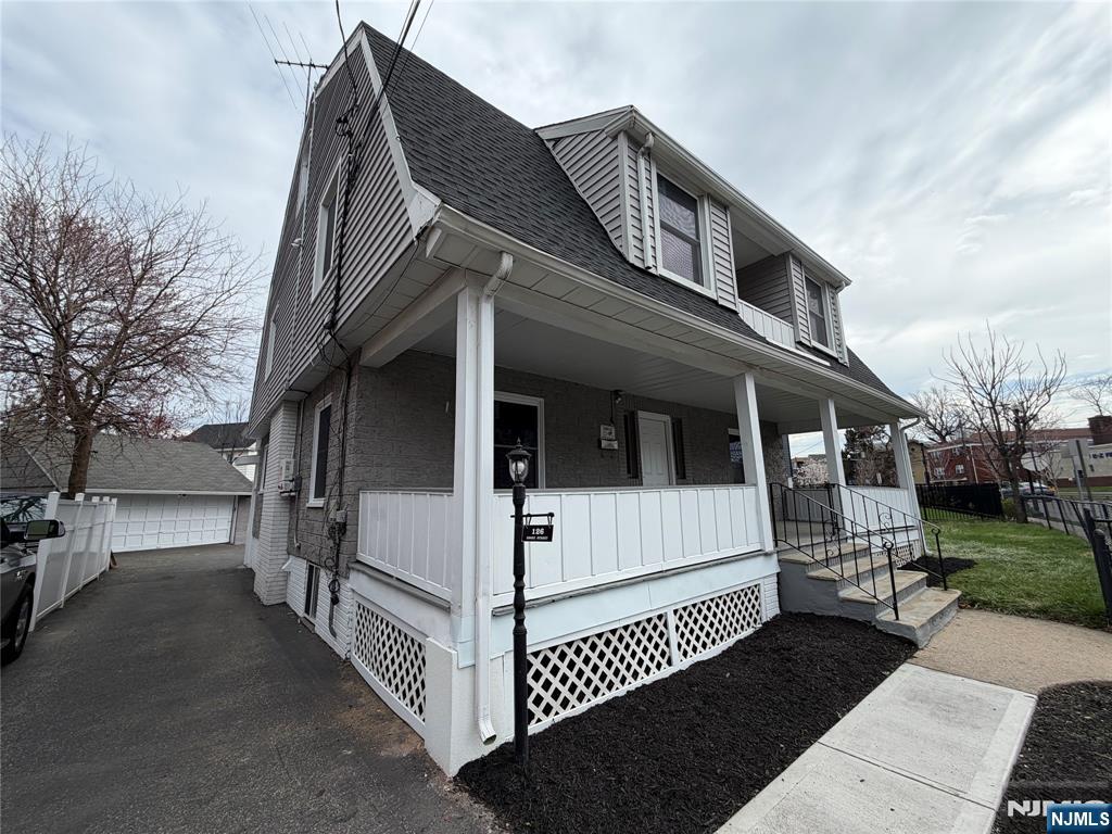 126 Essex Street - Photo 4