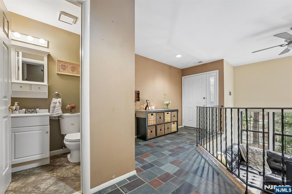 Foyer / Powder Room