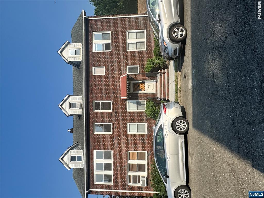 688 Kingsland Avenue 2 - Photo 1
