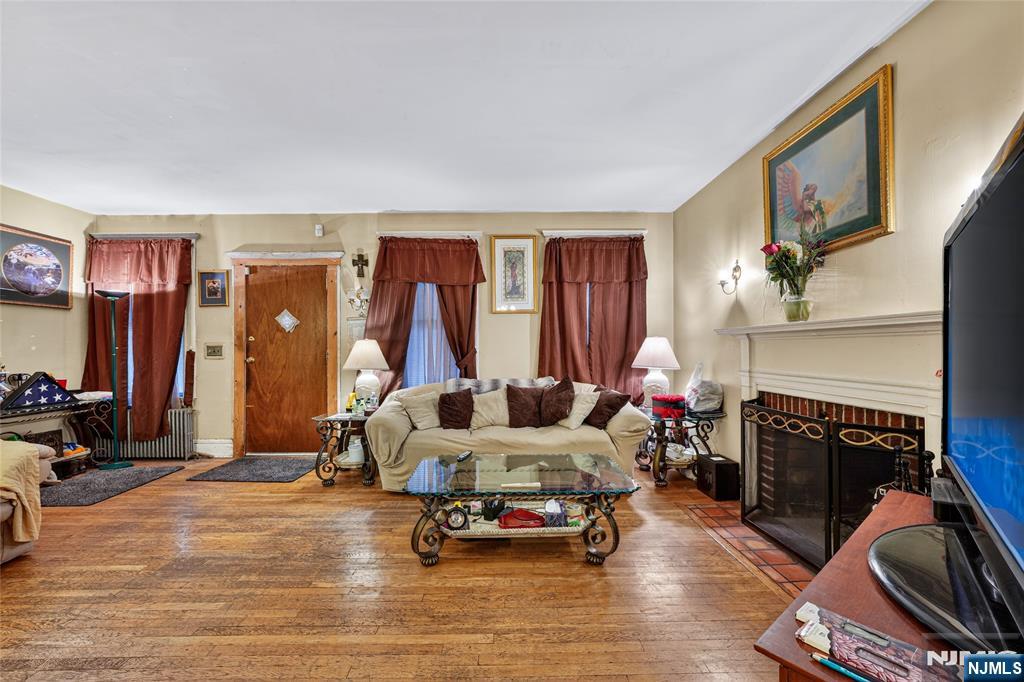 501 32nd Street - Photo 4