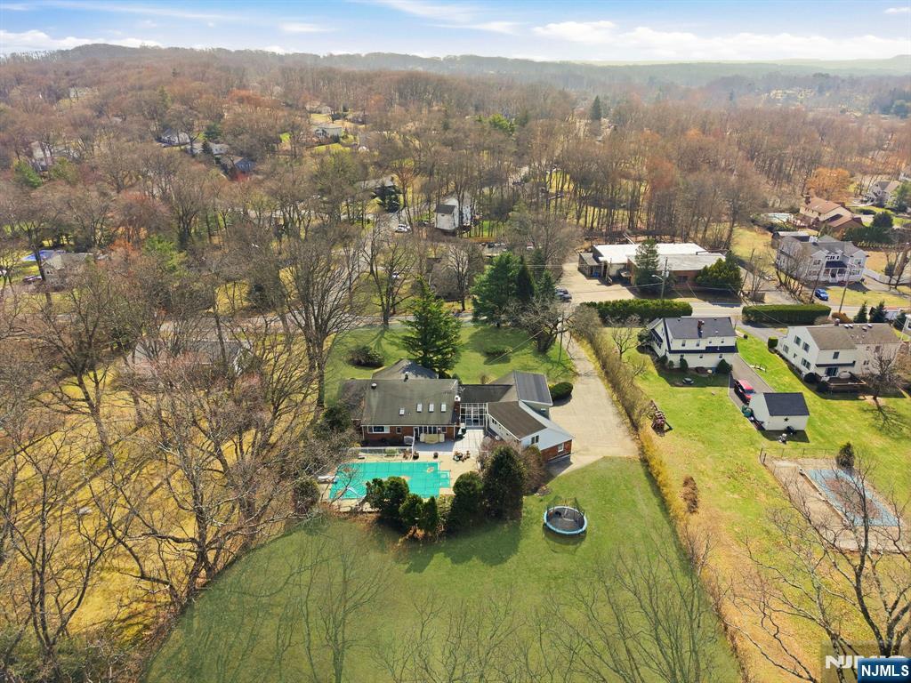 775 Mountain Avenue - Photo 3