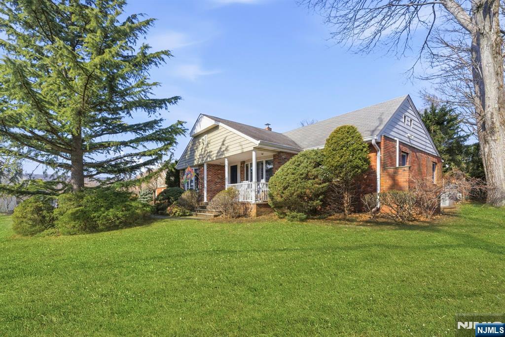 775 Mountain Avenue - Photo 4