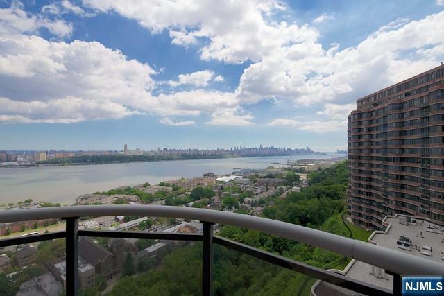 11A Riverview UNIT 11A, North Bergen, NJ, 07047