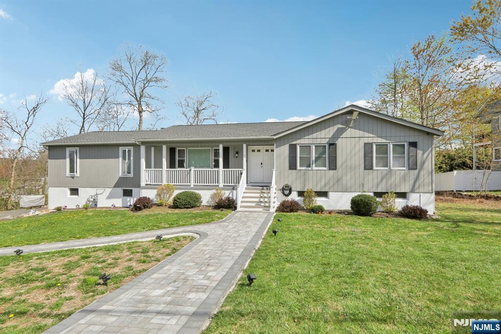 24 Yacht Club Drive - Photo 1
