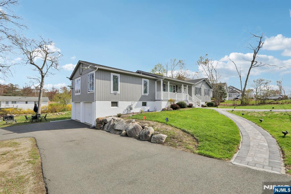 24 Yacht Club Drive - Photo 2
