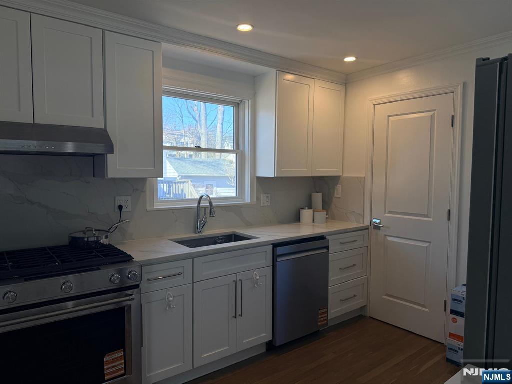 91 Columbus Drive - Photo 3