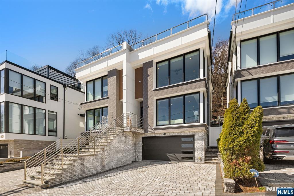 504 Undercliff Avenue