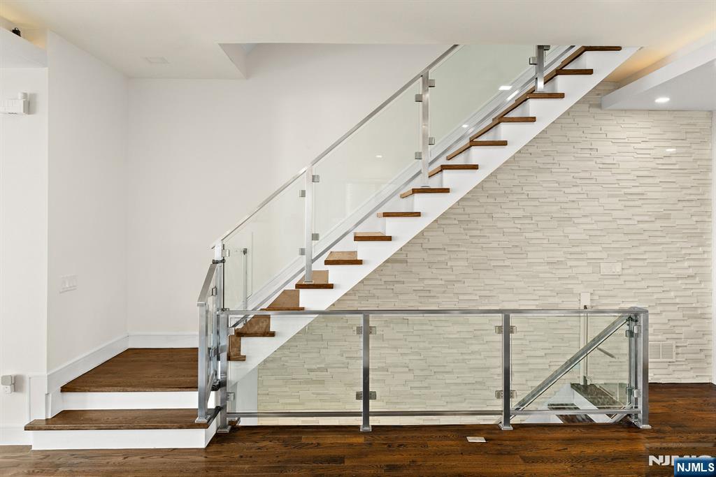 504 Undercliff Avenue