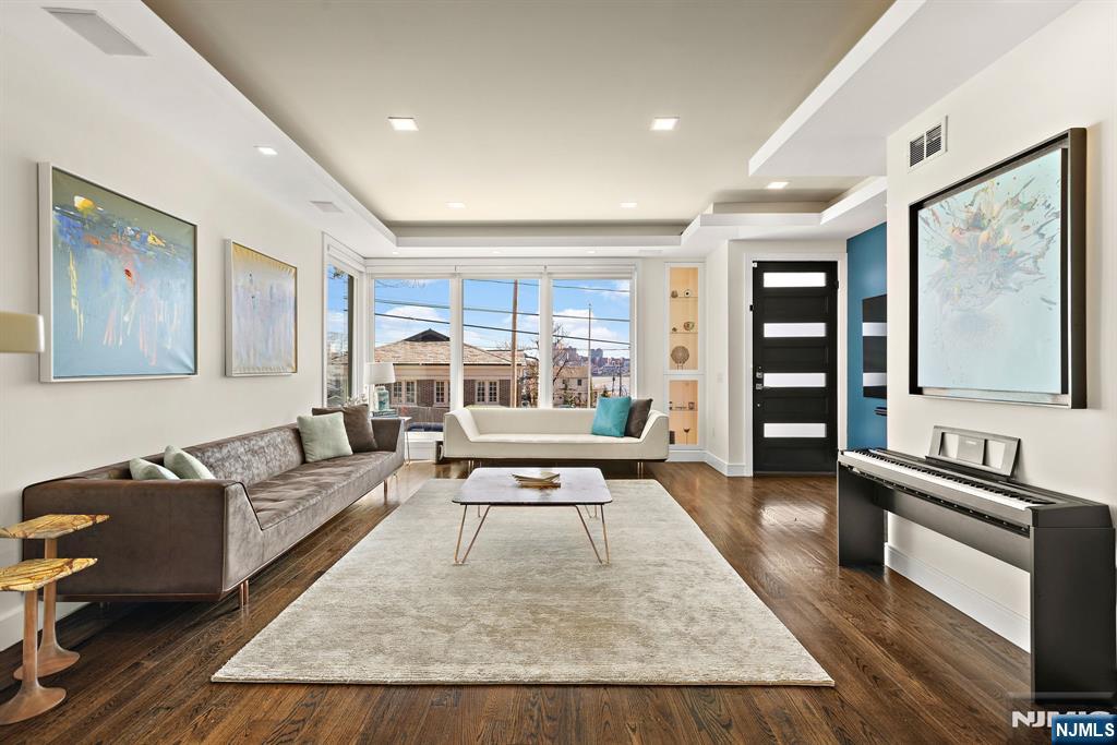 504 Undercliff Avenue