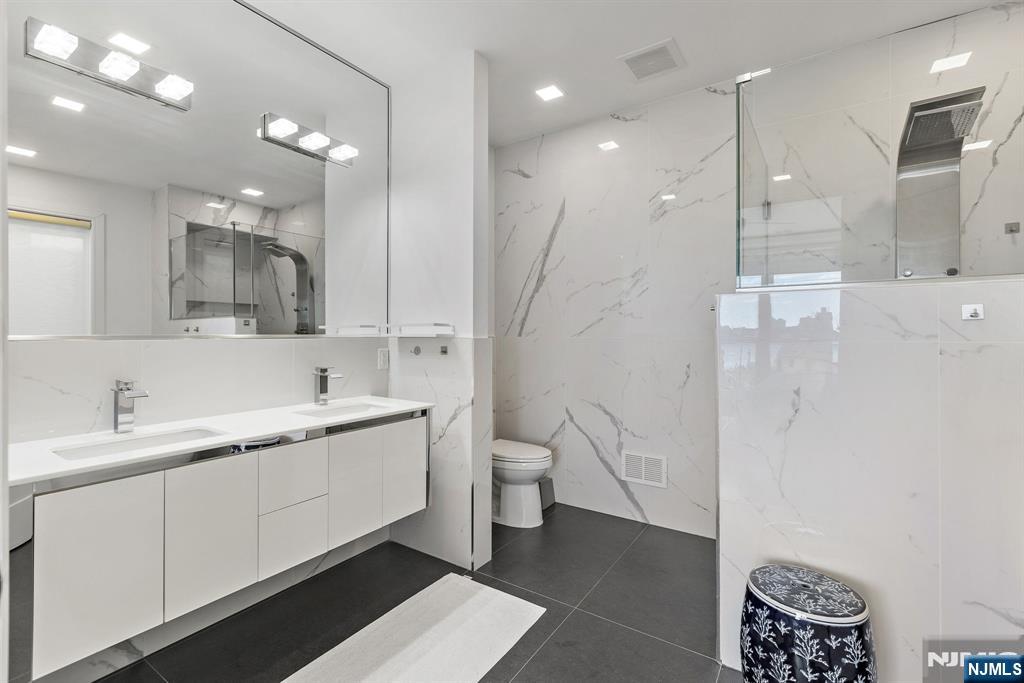 504 Undercliff Avenue