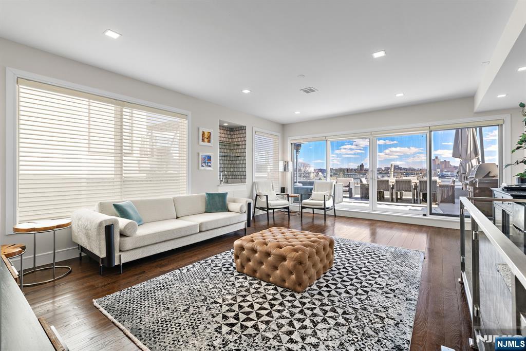 504 Undercliff Avenue