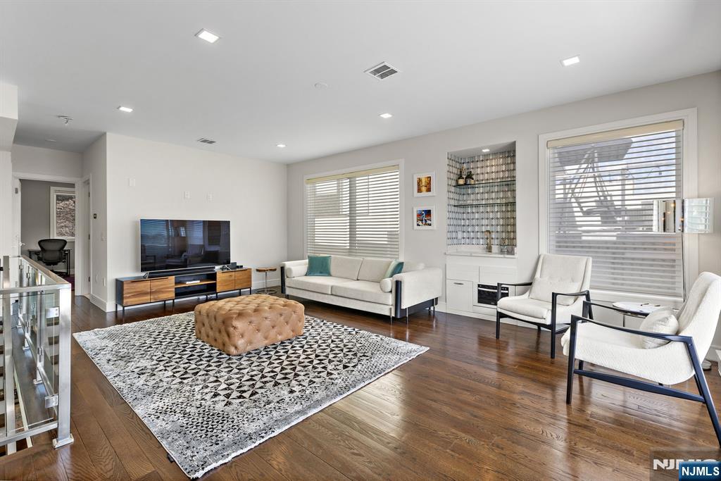 504 Undercliff Avenue