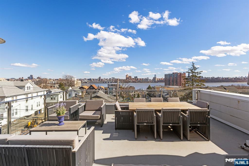 504 Undercliff Avenue