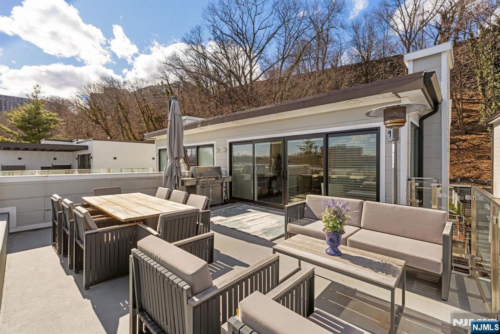 504 Undercliff Avenue