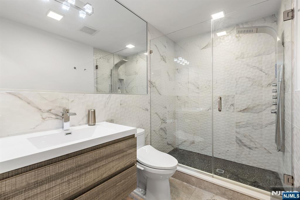 504 Undercliff Avenue