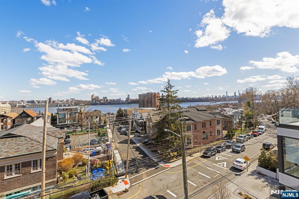 504 Undercliff Avenue