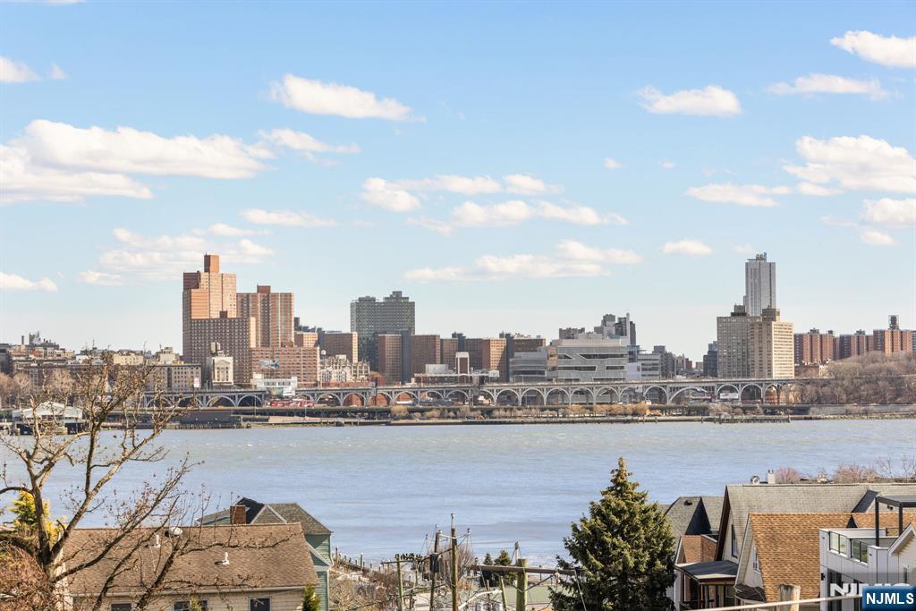 504 Undercliff Avenue