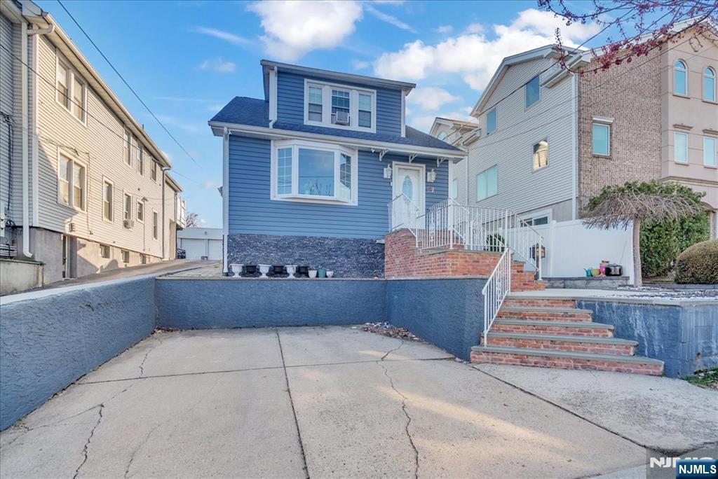 644 Valley Brook Avenue