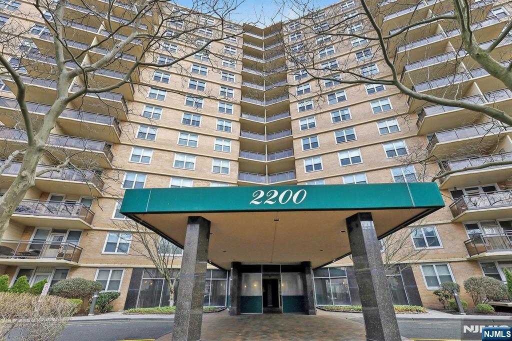 2200 N Central 15G - Photo 1